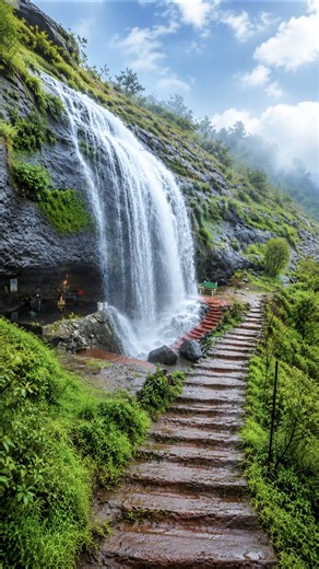 हे Hidden Place तुम्ही पाहिलंय का?😱🤩 Kapareshwar Cave Igatpuri #igatpuri #monsoon #nashik #travel