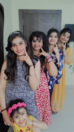 Simran Sahdev on Instagram: "Meri Duniya ❤️"