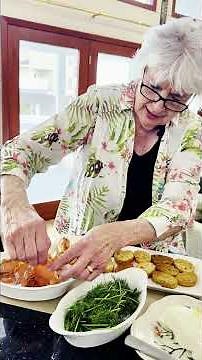 Elegant Smoked Salmon Crostini for Entertaining