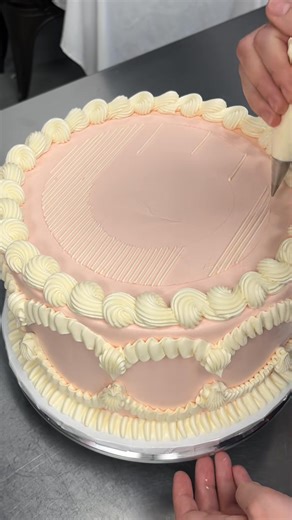 The way I lost sleep over choosing this paint color for real🥲 #cakedecorating #cakeartist #weddingcakes | Cake Art