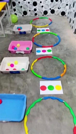 Today we combined sensory play with color recognition using our favorite toys✨