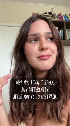 “Me? No, I don’t speak any differently after moving to Australia…” Also me: adding mate, no worries and arvo into every sentence. 🇦🇺😅 International students know the accent slowly sneaks up on you.
