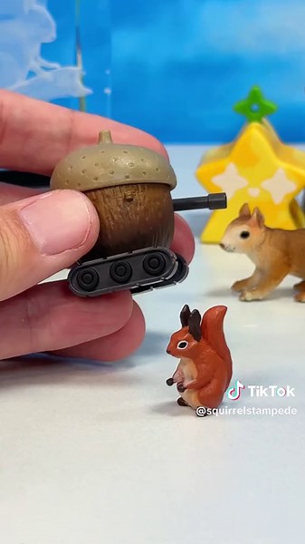 Donguri (acorn) Tank #donguritank #acorntank #squirrels #tanks #gashapon @chibiPOPtoys!