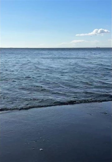 Gentle ocean waves for all stress relief 🌊 #shorts