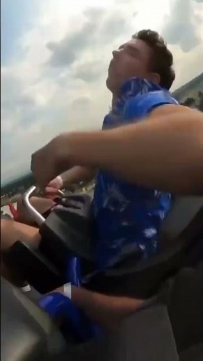 Se desmaya en juego mecánico! 🤣
