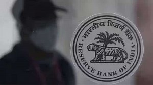 RBI का इस सरकारी बैंक पर बड़ा एक्शन, जानिए आपके खाते का क्या होगा | Zee Business