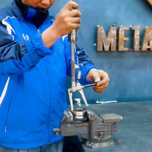 MAKE A DIY BEARING or Gearing PULLER form Old of Rear sprocket. #DIY #Clamp #MetalWorking #HandmadeTools #Homemade #ScrapMetal #Tools #DoItYourself #Project #Khmer #Cambodia #fbstylelife | Woodworking Ideas