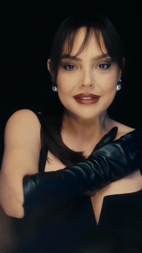 Ebru Gündeş on Instagram‎: "#ebrugundes #ebrugundeş #ebrugündes #ebrugündeş #ebrugundesfan #ebrugundesfanclub #ebrugundesteam #ebrugundesh #ابروگوندش #ابرو_گوندش #egfc #egfcteam #tebriz #تبریز #iran #ايران #urumiye #urmiacity #ارومیه #persianmusic #music#musican #turkishmusic #sibelcan #سیبل_جان #ibrahimtatlises"‎