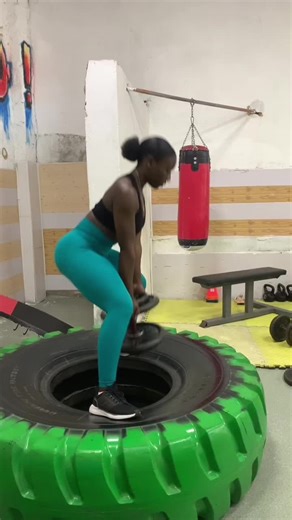 Lurdes Van-dúnem (@lurdes.vandnem)’s videos with only in the squat - Mc'sleyk