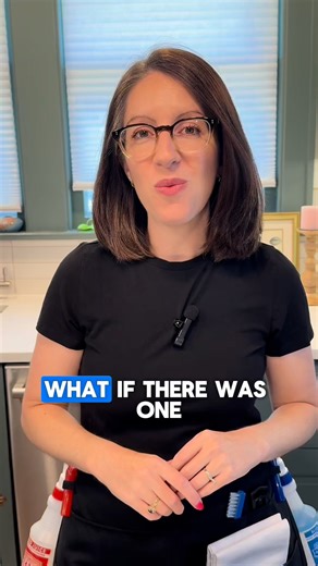 The Waterproof, Bleach-Proof Speed Cleaning Apron is out NOW! If you order before Sunday you'll also get all the bonuses mentioned in this video 🧽 This apron is designed by cleaners FOR cleaners. It is the best professional cleaning apron on the market, with 7 functional pockets and 2 side loops to keep all your tools organized. It eliminates wasted steps and back-and-forth trips to find the tool you left behind in another room. It elevates your service and ensures faster results with consisten