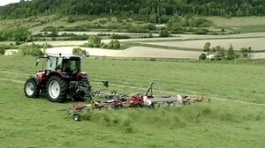 Is there another way of drying crops better other than using a high-quality Tedder? #MasseyFerguson tedders have the answers, they are easy to set up and adjust for quick and efficient ground coverage. Find out more ➡️ https://bit.ly/3ymdDzD #MasseyFerguson #MF #Massey #baler #hayandforage | Massey Ferguson