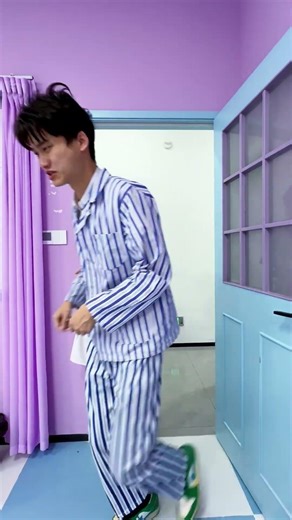 How many hands does she have