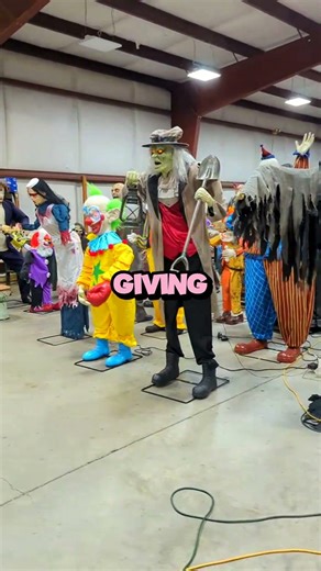 Creepy Animatronics Staring?! 😨 | #short #youtubeshort #fyp