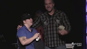 Pizza Delivery Driver's Priceless Reaction to Massive Tip