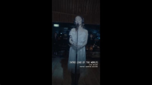 来看A妹演唱intro (end of the world)【4K】现场！！！太好听了！！！