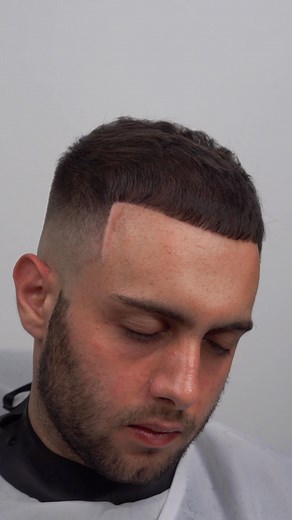 FADE : TUTORIAL Click on the link in bio join our online courses | learn the fundamentals of skipping guards 🚀🚀🚀 I will be showing you step by step HOW TO - Fade with number one guard skipping all the guards between ( 1,5 and 0,5 ) 📈 click on link in my bio to get started 🚀🚀🚀🚀 ( use the code SAVE30 for 30% OFF ) COURSES ⏭️ 1:1 courses hosted in London 📍bookings through email 📧 info@yassthebarber.co.uk YOUTUBE ⏭️ weekly tutorials drooping on my YouTube channel link in bio 💯 ___________