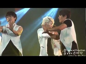 120721 DongHae & EunHyuk @ 2012 Expo Pop Concert [Cr: witheunhae] - From U