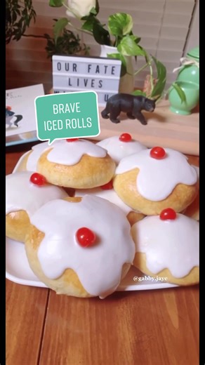 I understand why Merida’s brothers were obsessed with these! #brave #icedrolls #disney #pixar #smiling #disneyfood #fyp #foryoupage #viral @disney