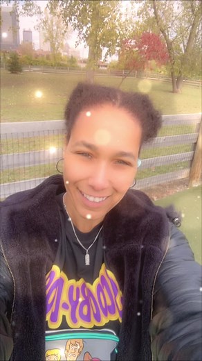Robyn Banks (@robnbanks21)’s videos with It's A Vibe - 2 Chainz