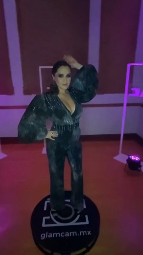 Dulce Maria on Instagram: "Gran noche!! En el aniversario 32 de la incrieble revista @marieclaire_la ❤️💥❤️ #Marieclaire32 #Makeup @jepalenci #hair @lilttle_lee #styling @gerardangulo @steponfashion 🔥 #vestido @benitosantosoficial ❤️❤️❤️😘"