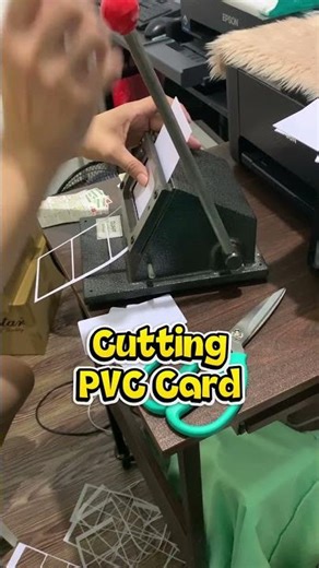 Cutting PVC Card #pvc #id #pvcdiecutter