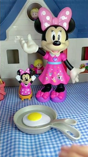 Minnie Mouse comiendo huevo 🍳 | Fun ASMR 🧸 #shorts #toys #minnie #asmr #eating