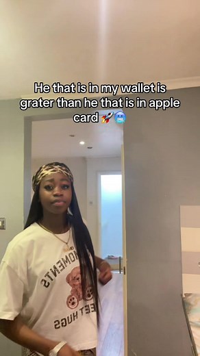 Comparing Wallets: Gift Cards vs. Personal Savings