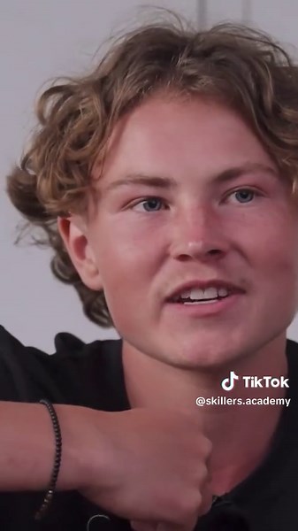 Leon wählt den verletzten Cain? – Cain vs Leon Fußball-Clip