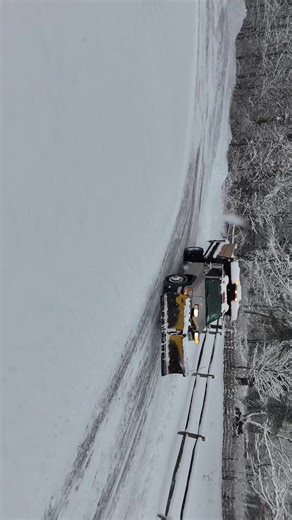 When it’s times to go make that snow money!#evenstevenslawncare #lawncare #landscape #lawntok #snowremoval