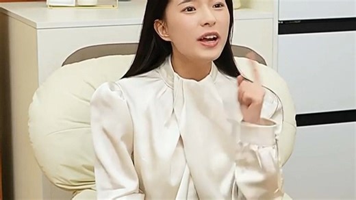 创维电视画质清晰不伤眼，专注提升观影舒适度，搭载AI画质引擎，智能优化每一帧细节，久看不累，家庭影院级享受。