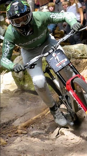 🤘 Metal Monday! DH Corner Explosion #mtb #dh #downhill #downhillmtb #metalmonday #pinkbike #racing