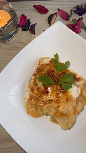 Infinite layers of potatoes 😋😋😋#jesy_recipes #fyp #foryou #food #easyrecipe #potatoe #potatoes