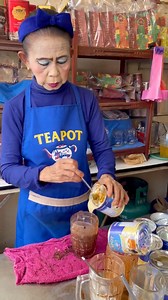 📍Thailand 🇹🇭, Aunt Red Lips’ 👵 vintage coffee shop, street coffee ☕and handmade coffee! | Street Eats Cravings