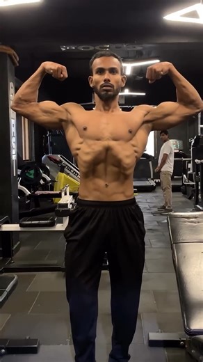 Bodybuilding competition posing practice#motivation #fit #gym#youtubeshorts #youtube #youtubeshort