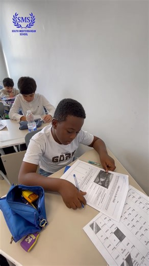 💫 Spotlight on Adjectives! 🤩 Today our Grade 5 British Section learned about adjectives—words that describe nouns—and how they make writing more vivid. Students practiced using adjectives to enhance their descriptions and make their stories even more engaging! Activities: 1. Adjective Hunt:Finding adjectives in a paragraph. 2. Descriptive Writing:Crafting short paragraphs about their favorite places using at least five adjectives. We are so proud of our budding writers and readers! Keep up the