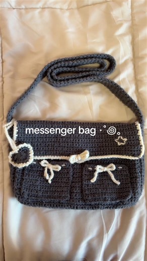 Craft Your Own Messenger Bag: A Crochet Guide