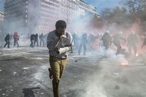 'Beckett' Review: Netflix's confused political thriller