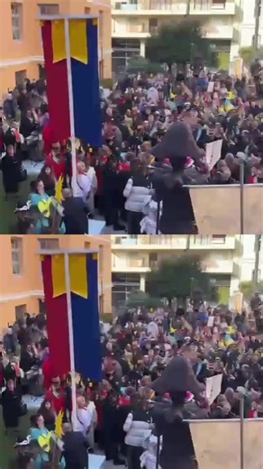 🎭🎉 Το Πατρινό Καρναβάλι ξεκίνησε! 🎉🎭 Με θαλάσσια άφιξη του καρναβαλικού λαβάρου, καρναβαλική πομπή και γιορτινή τελετή στο Δημαρχείο, δόθηκε το επίσημο σύνθημα για την έναρξη της μεγαλύτερης γιορτής της Πάτρας! Η πόλη φόρεσε τα γιορτινά της και από σήμερα υποδέχεται επισήμως το Πατρινό Καρναβάλι, γεμίζοντας χρώμα, μουσική και χαμόγελα κάθε γωνιά της. Το ταξίδι της χαράς άρχισε! #TheBestGr 🎊 #ΠατρινόΚαρναβάλι #CarnivalPatras #PatrasCarnival2026 #Πάτρα