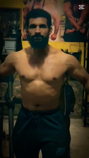 flexing pose time #posetutorial #motivation #delttraining #bodybuilding #chest #shoulder #sports