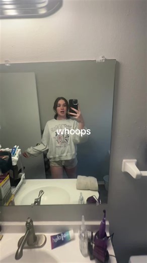 𓆝𓆟𓆝𓆟 (@hugewuge)’s videos with Friends - Megan ★