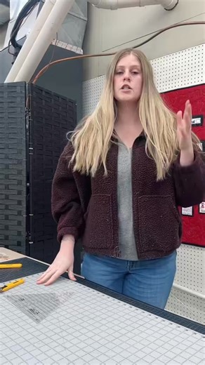 🥰Such a fun pattern and so simple! Get the CG 60* ruler 📐 at QM: https://www.quiltersmercantilend.com/shop/c/p/Creative-Grids-60-Degree-Triangle-8-12in-x99355496.htm •• #creativegrids #smallbusiness #quiltstore | Quilter's Mercantile