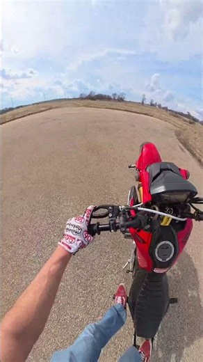 Think I just need to keep my speed up and use some more brake but not too bad #ai #bikelife #wheelie