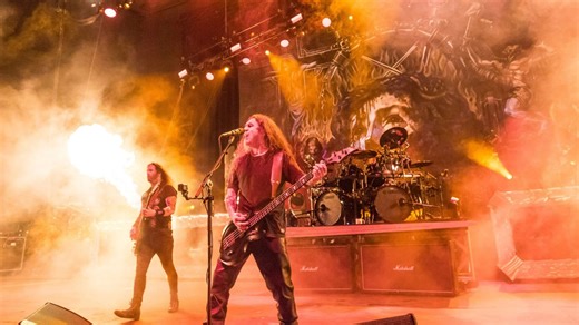 Iconic guitarist says he’s ‘selling clothes out of his closet’ to make money