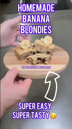 The Easiest & Tastiest Banana Blondies Ever! 🍌🤤