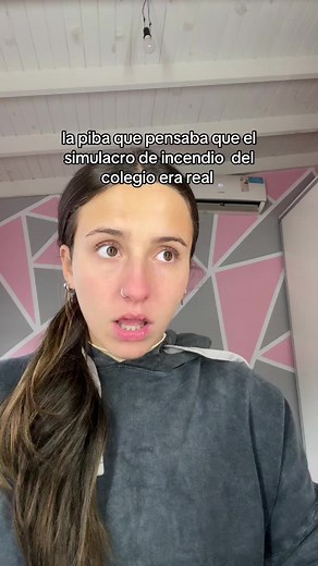 Simulacro de Incendio: La Confusión de una Estudiante