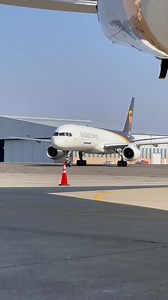 9.2K views · 92 reactions | UPS 757 pulling into the Sacramento Capital Airshow | Uretsky Aviation | Facebook