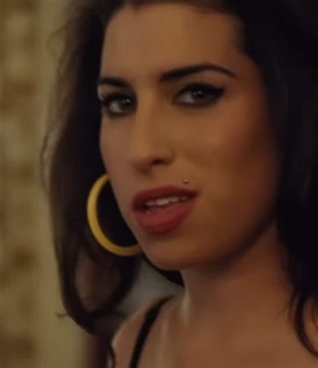 Amy Winehouse - “In My Bed” (2003)