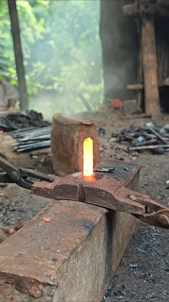 Amazing Blacksmith Work – Traditional Iron Forging Skills | Handmade Metal Craft🔥⚒️