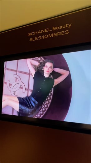 @chanel.beauty cult-classic Les 4 Ombres returns this season with a couture twist: Les 4 Ombres Boutons. Each limited-edition palette is stamped with the House’s emblematic motifs — think camellias, N°5 bottles and even the Milky Way — turning eyeshadows into miniature objets d’art. With four colour stories to match every mood, these pigment-rich “buttons” are playful, collectible, and impossibly chic. #les4ombres #chanelmakeup | Her World Singapore