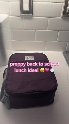 super easy preppy lunch idea! 🤩 perfect for back to school soon! 📚💗 #preppy #preppylunch #lunch #backtoschool #foryou #fyp #foryoupage #preppylifestyle #preppytok